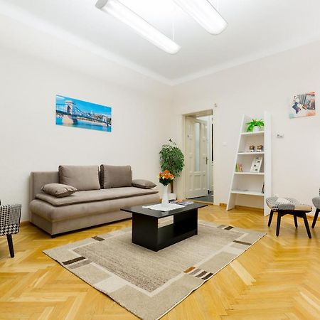 K17 Kinizsi Apartment Budapest Luaran gambar